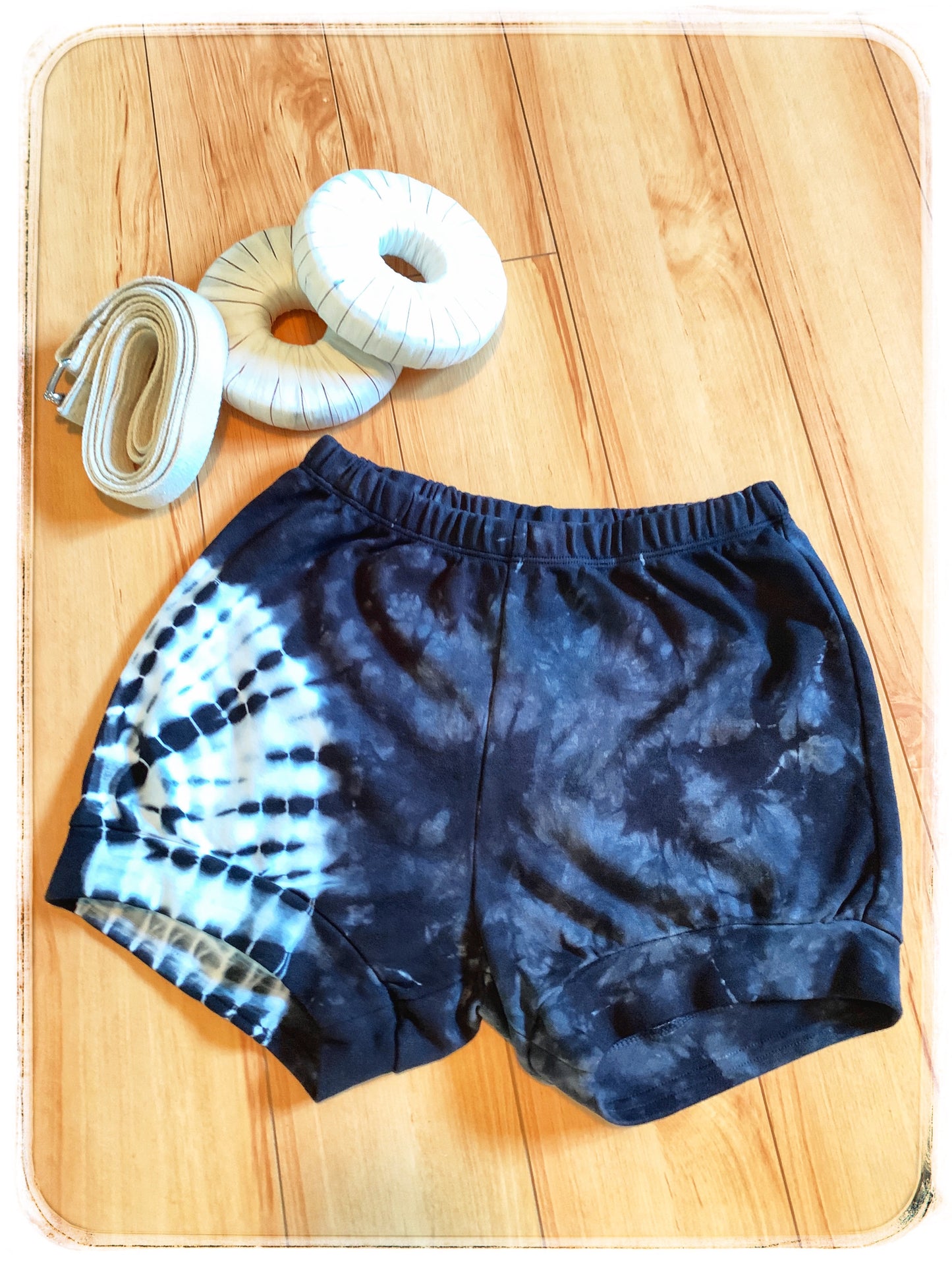Tie Dye Cotton Yoga Short - Black Spiral