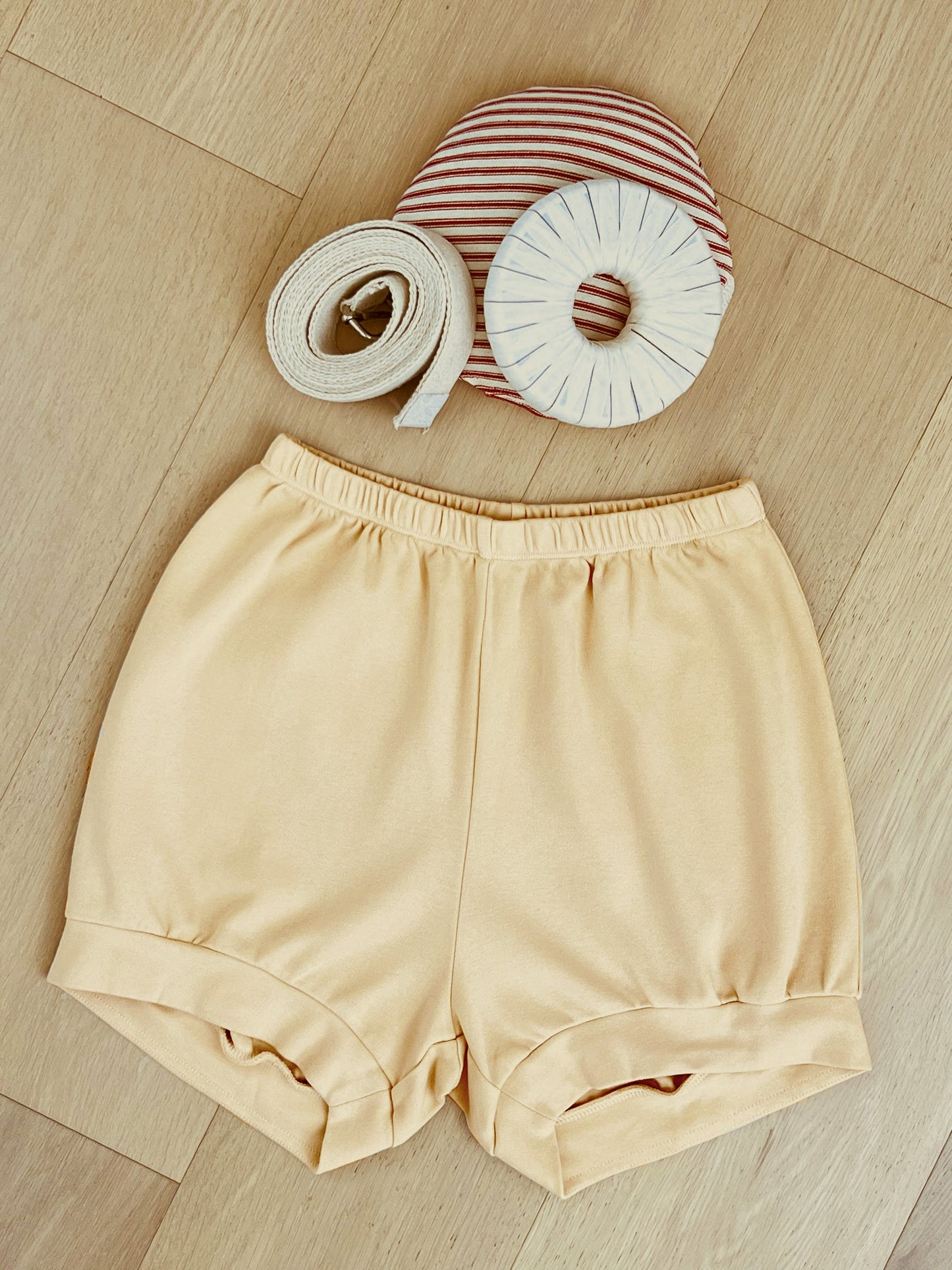 Classic Cotton Yoga Short - Milk Tea
