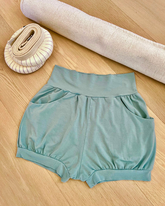 Pocket Yoga Shorts - Pool (Refibra™ TENCEL™ Blend)