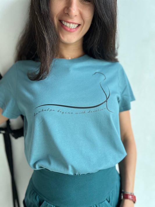 Sankalpa begins with devotion - Crewneck T-shirt