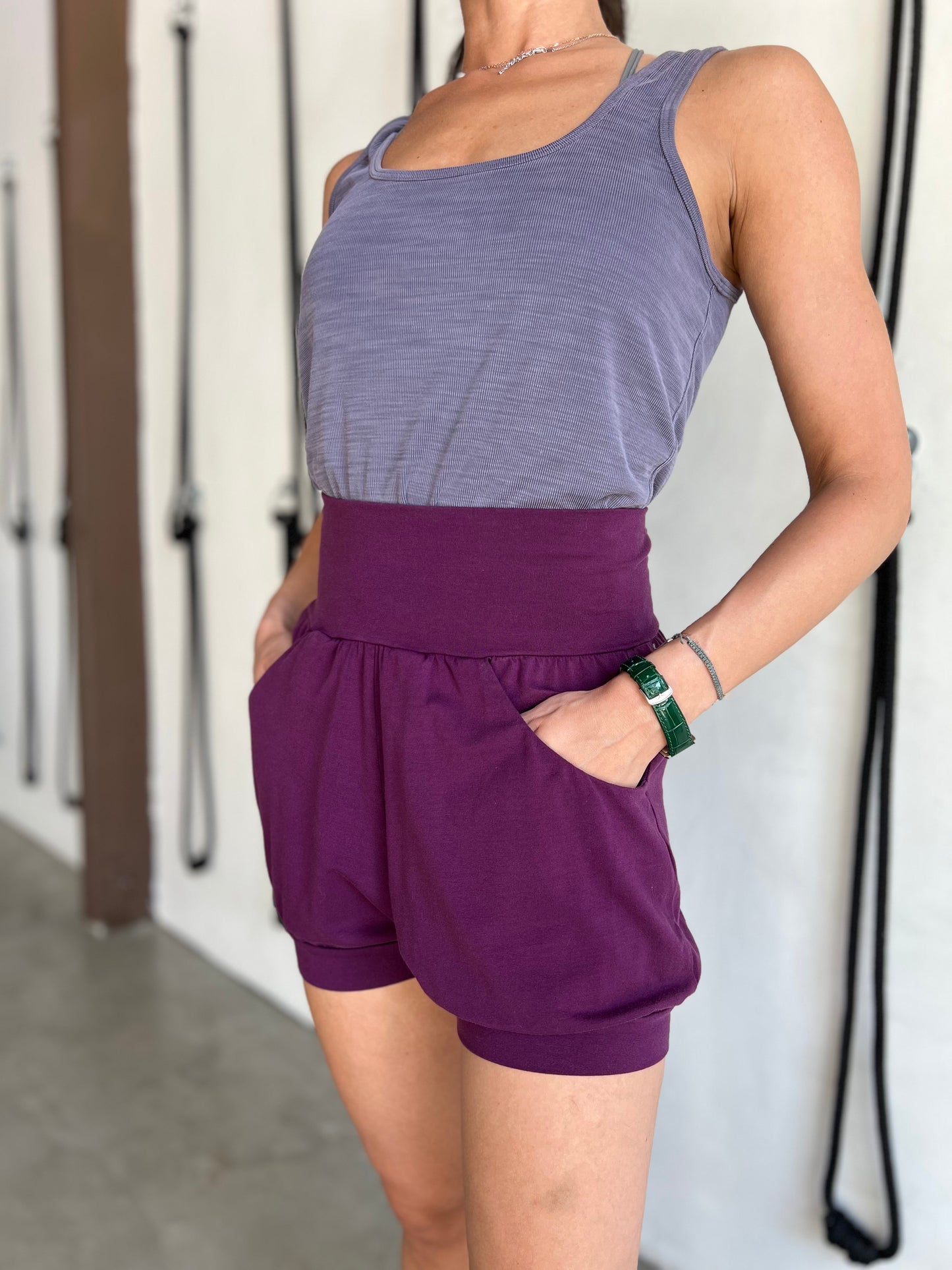 Pocket Yoga Shorts - Dark Cherry (Refibra™ TENCEL™)