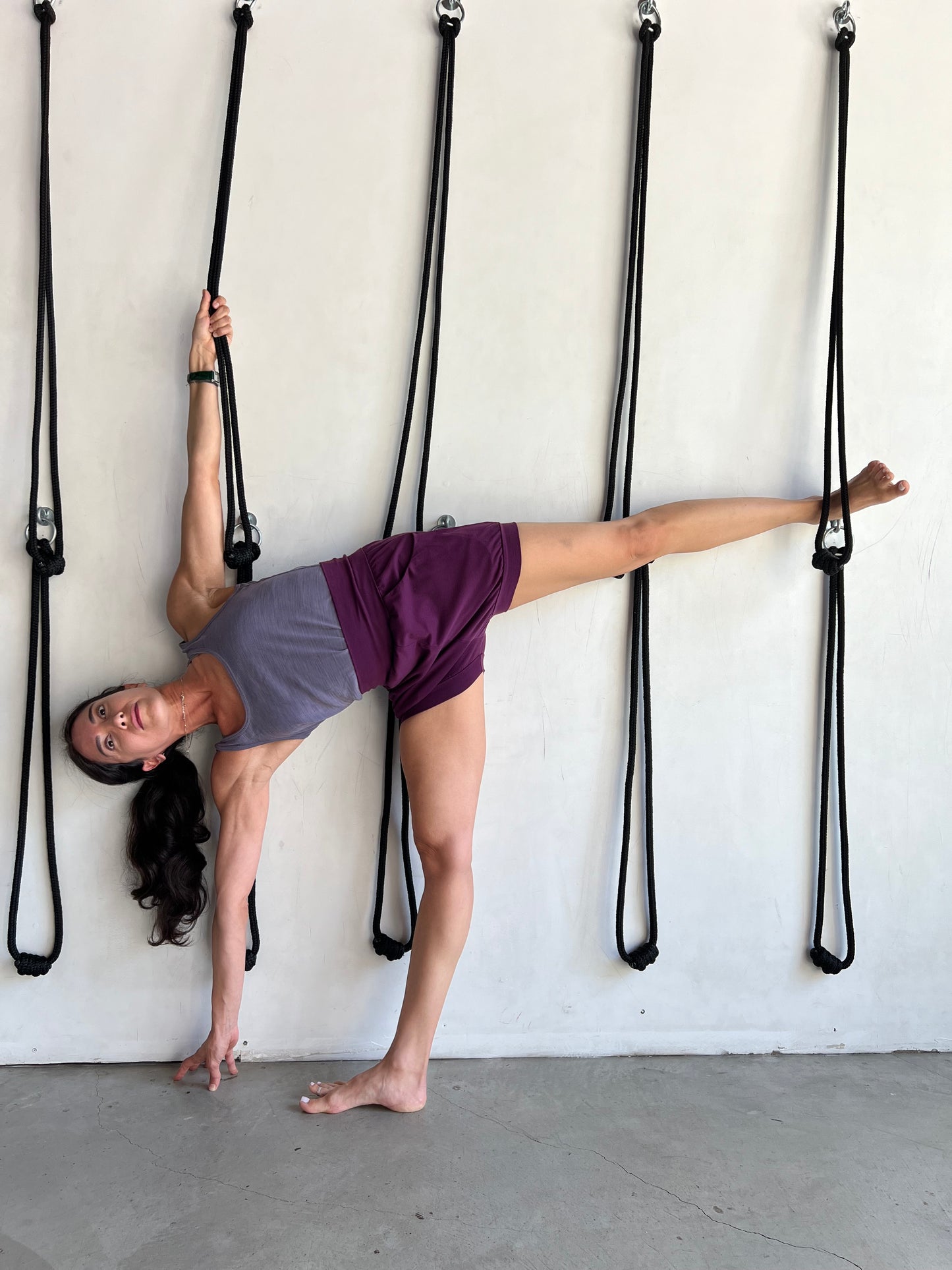 Pocket Yoga Shorts - Dark Cherry (Refibra™ TENCEL™)