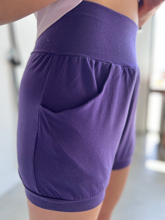 Pocket Yoga Shorts - Deep Purple (Refibra™ TENCEL™)