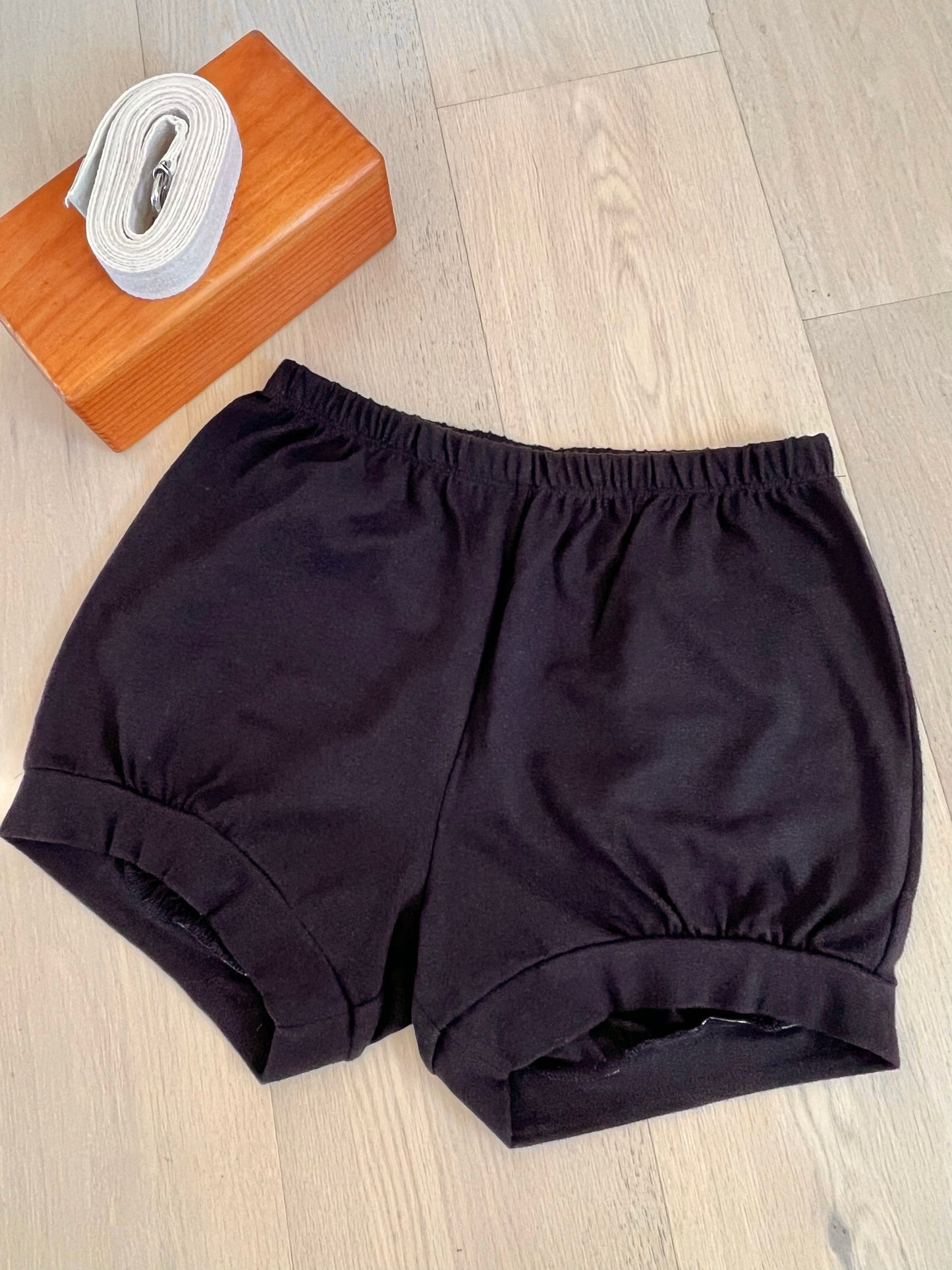 Classic Hemp + Organic Cotton Yoga Short - Black